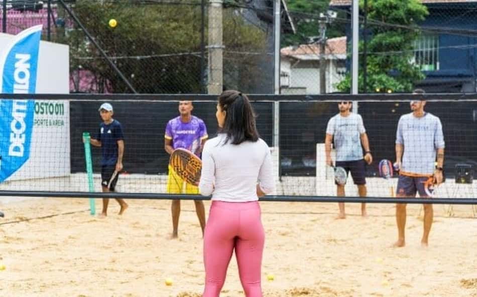 Grandes nomes do Beach Tennis reúnem apaixonados em arena de São Paulo