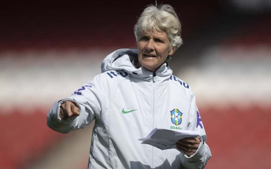 Torcedores culpam Pia Sundhage por derrota do Brasil, e técnica vira alvo de cobranças na web