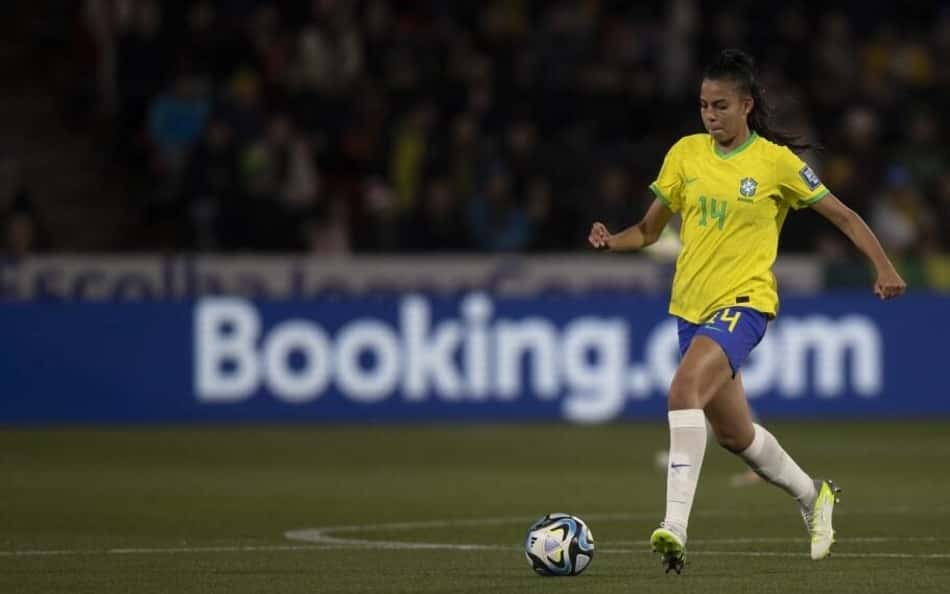 Estreante em Copa do Mundo, Lauren analisa partida contra a França: 'Total condições de reverter o histórico'