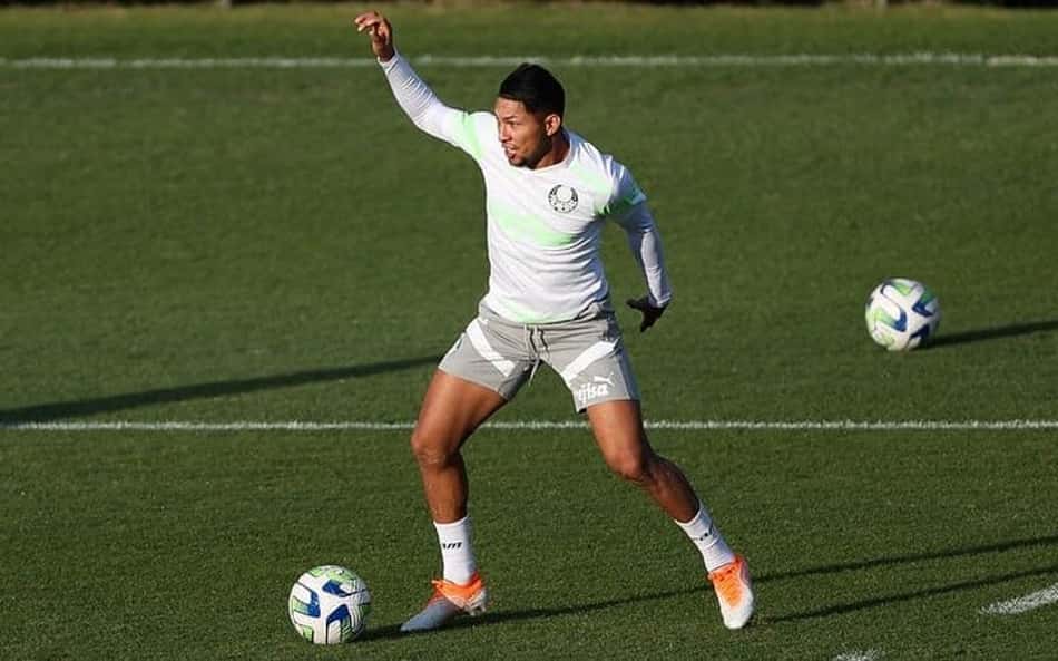 Rony treina com bola, e Palmeiras segue preparação para encarar o Flamengo pelo Brasileirão