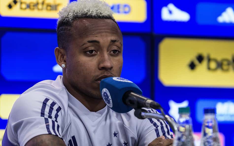 Paulo Vitor revela motivo de ter voltado ao futebol brasileiro: 'Cruzeiro é um time grande'