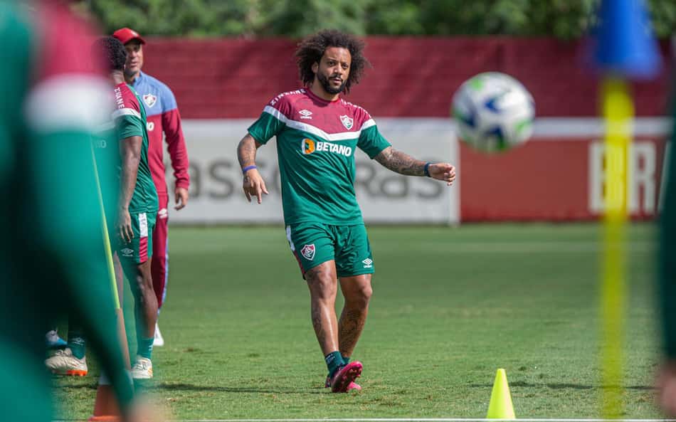 Marcelo treina com Fluminense e manda recado antes do Fla-Flu: 'Pronto para amanhã'