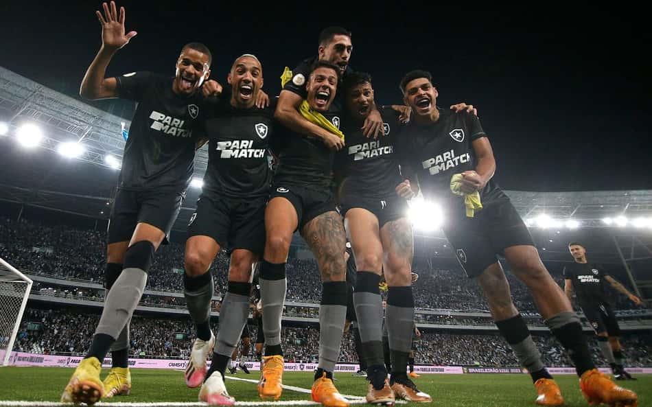 Botafogo perto de feito inédito! Relembre todos os campeões dos turnos do Brasileirão