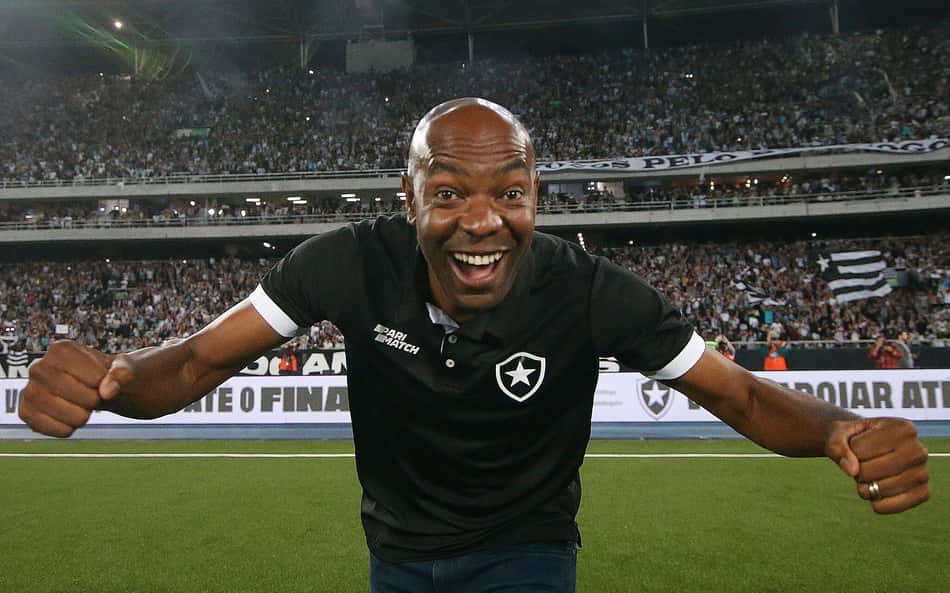 Em último jogo como técnico do Botafogo, Caçapa se despede com vitória e diz: 'Dever cumprido'