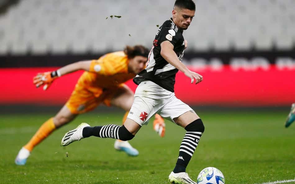 Com o gol, Gabriel Pec encerra jejum do Vasco e se torna artilheiro do time no Brasileiro e na temporada