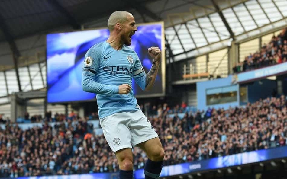 Após grave lesão, meia David Silva anuncia aposentadoria