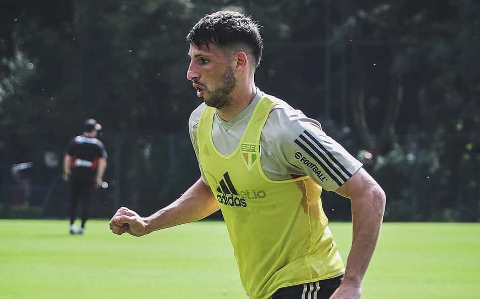 Calleri e Luciano vão a campo em treino do São Paulo, mas defesa preocupa