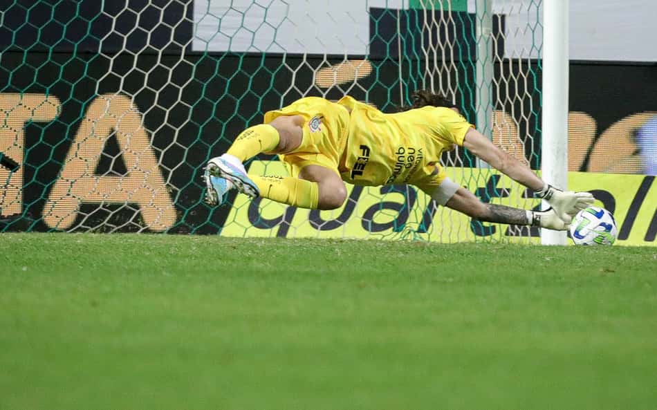 Cássio elogia goleiro do América-MG e aponta fator para o Corinthians classificar na Copa do Brasil