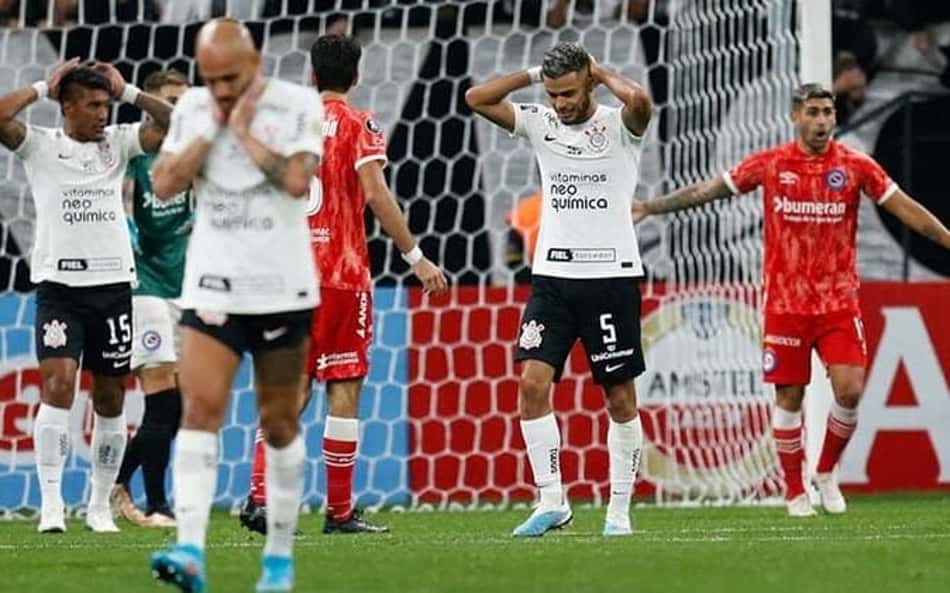 Adversário do Fluminense na Libertadores, Argentinos Juniors tem limitações, mas se mostra osso duro de roer