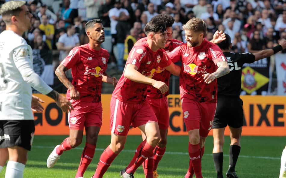 Bragantino se impõe na Arena, e resultado pode deixar o Corinthians na zona do rebaixamento do Brasileirão
