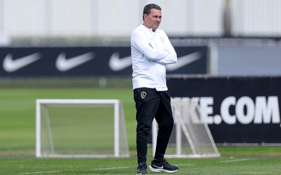 Em busca de paz, Luxemburgo pode alcançar feito que não acontece há dois anos no Corinthians