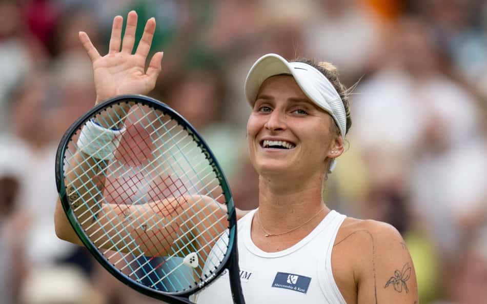 Feliz com final, Vondrousova recorda: 'Em 2022 estava aqui com um gesso no braço'