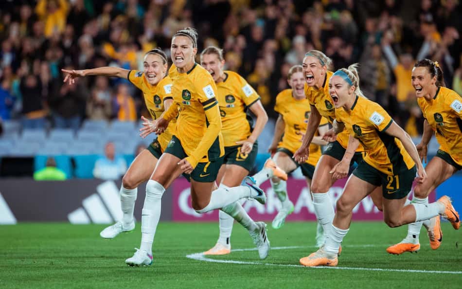 Atmosfera perfeita! Torcedoras da Austrália celebram vitória na estreia da Copa: 'Foi brilhante'