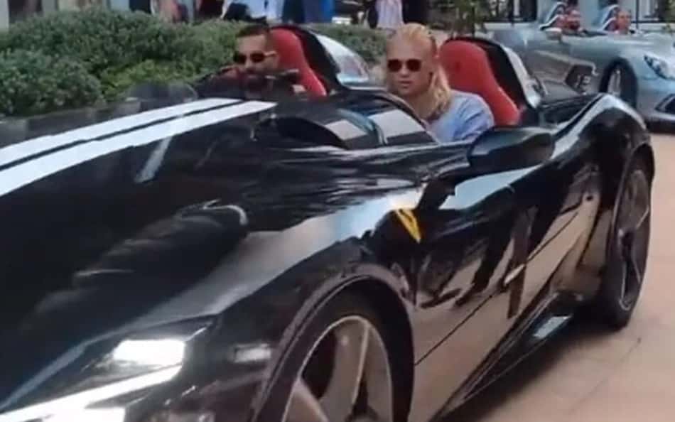 Haaland viraliza nas redes sociais ao dirigir Ferrari avaliada em R$ 11 milhões