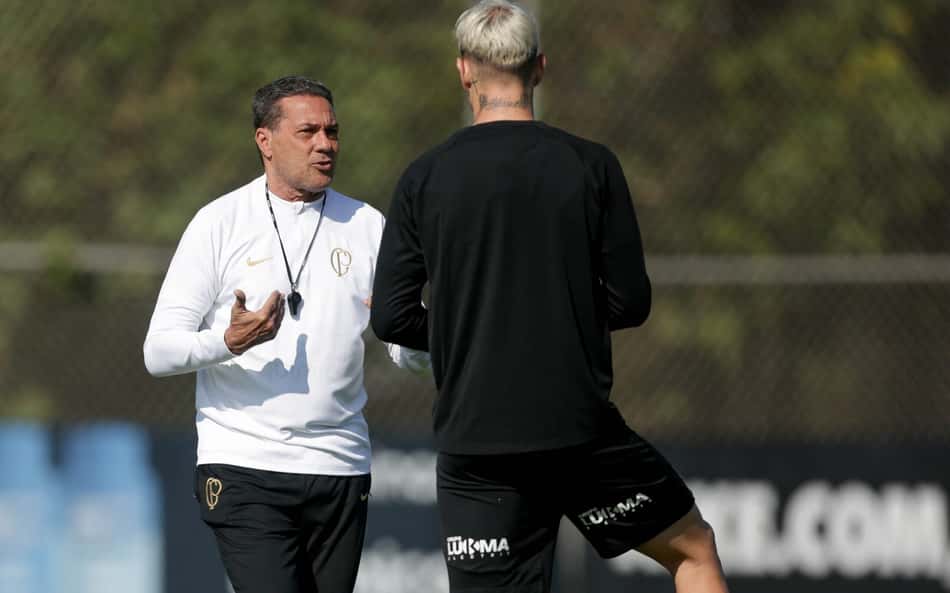 Corinthians 'esconde o jogo' e não divulga relacionados para enfrentar o Bragantino; veja provável escalação