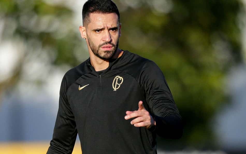 Ausência de Renato Augusto contra América-MG 'estremece' relação com torcedores do Corinthians