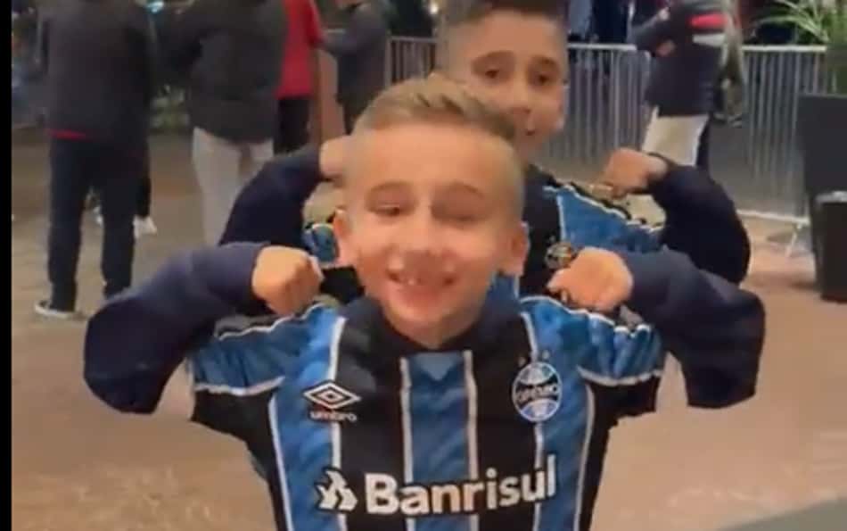 Torcedores-mirins-do-Gremio-se-declaram-para-Gabigol–aspect-ratio-512-320