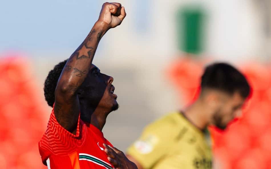 Yuri César, ex-Flamengo, inicia pré-temporada com gol e comenta preparação do Shabab Al-Ahli