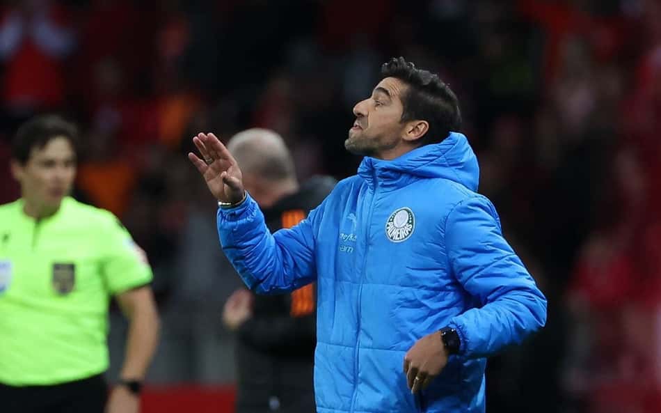 AO VIVO! Abel Ferreira fala em entrevista coletiva após empate do Palmeiras no Brasileirão
