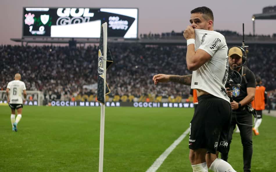 Renato Augusto entra no top 5 dos artilheiros do Corinthians na história da Copa do Brasil