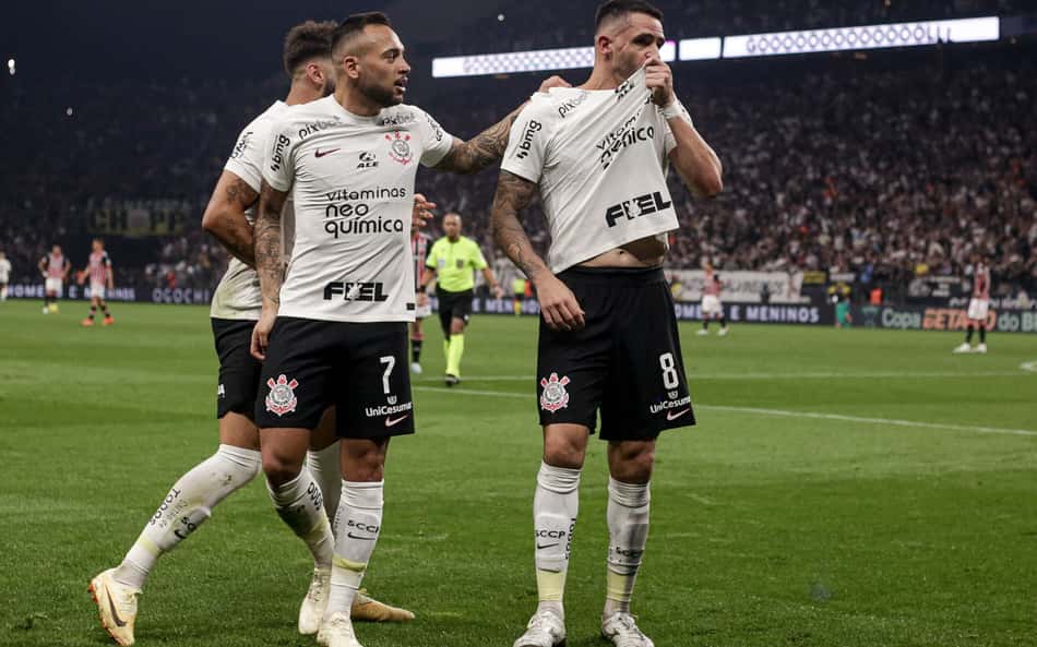 Corinthians bate recorde de público pagante da Arena contra o São Paulo