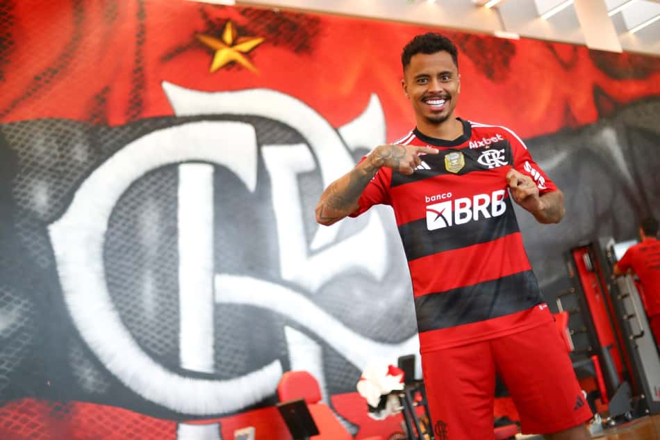 Allan em anúncio do Flamengo
