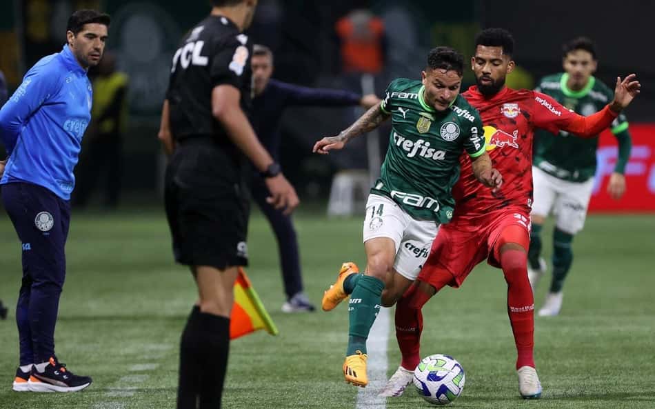artur_palmeiras_bragantino_brasileirao_2023-aspect-ratio-512-320