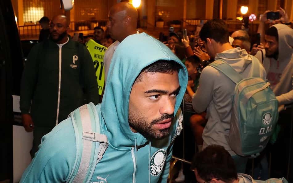 Saída de Tabata expõe dificuldade do Palmeiras para repor peças ofensivas no meio-campo