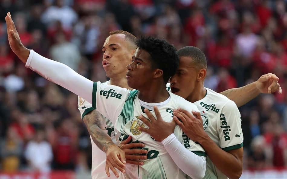 comemoracao_endrick_athletico_pr_palmeiras_brasileirao_2023-aspect-ratio-512-320