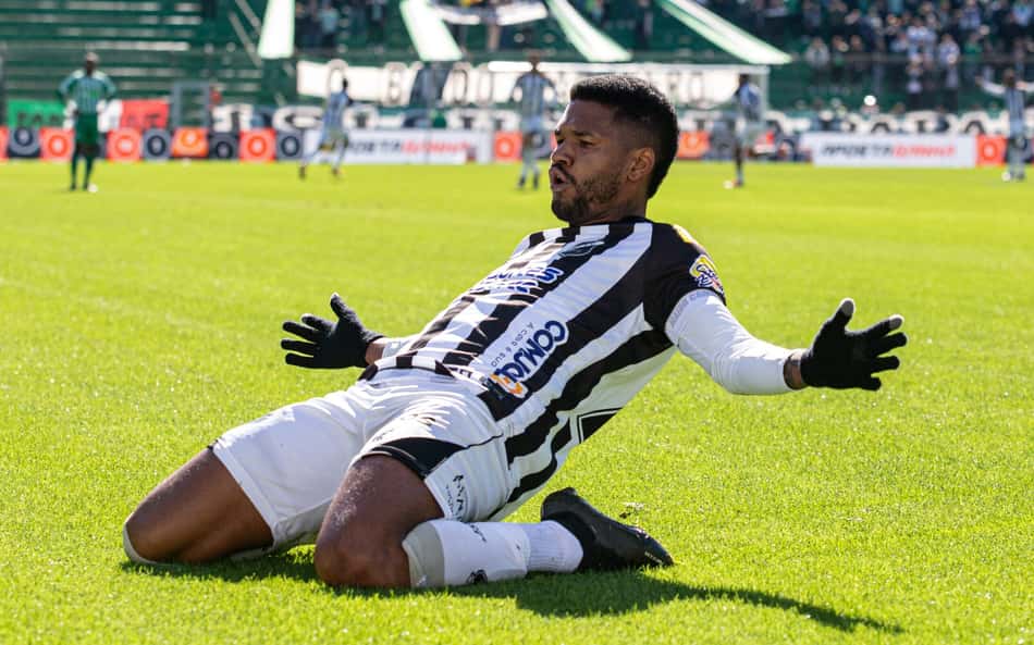 Após marcar contra o Juventude, Fábio Lima acredita em virada de chave na Série B