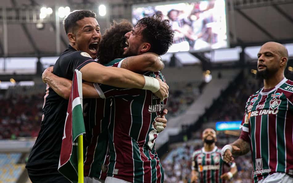 ANÁLISE: Em meio a protestos, Fluminense supera críticas e convence com boa vitória sobre o Internacional