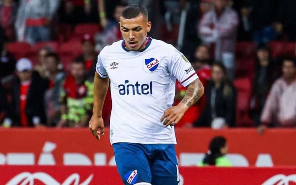 Vasco retoma conversas por Franco Fagúndez, do Nacional-URU, mas empecilho trava negociação