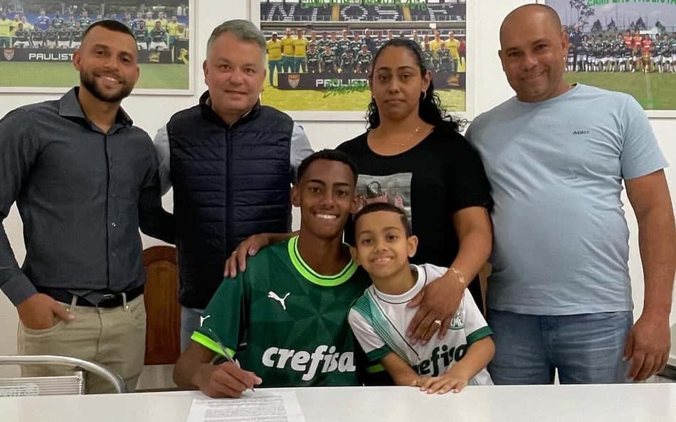 De olho no futuro, Palmeiras contrata jovem que pode ter multa de mais R$ 500 milhões