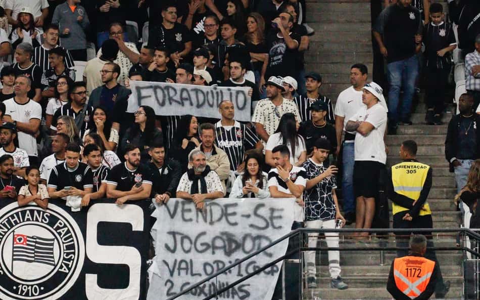 Dois salgados e um refresco? Entenda quem saiu ganhando nas negociações entre Corinthians e Zenit