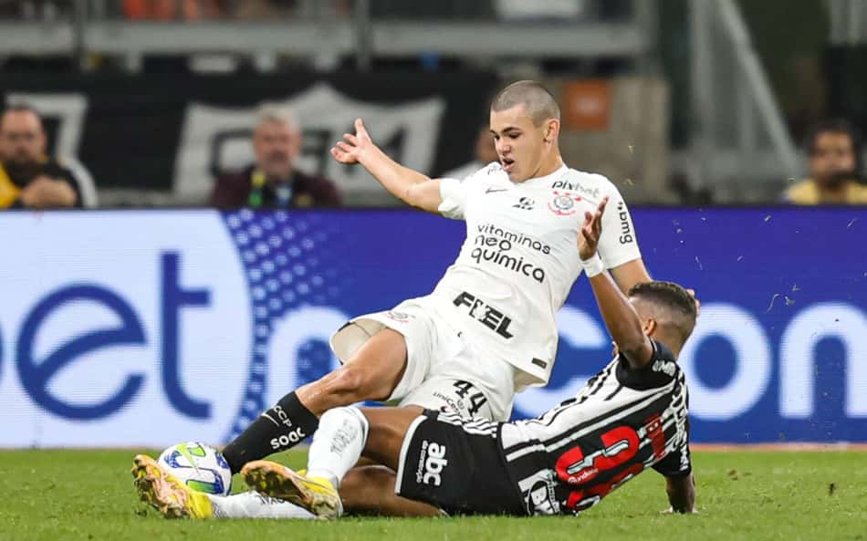 Moscardo celebra vitória do Corinthians e fase no profissional: 'Feliz que estou me destacando'
