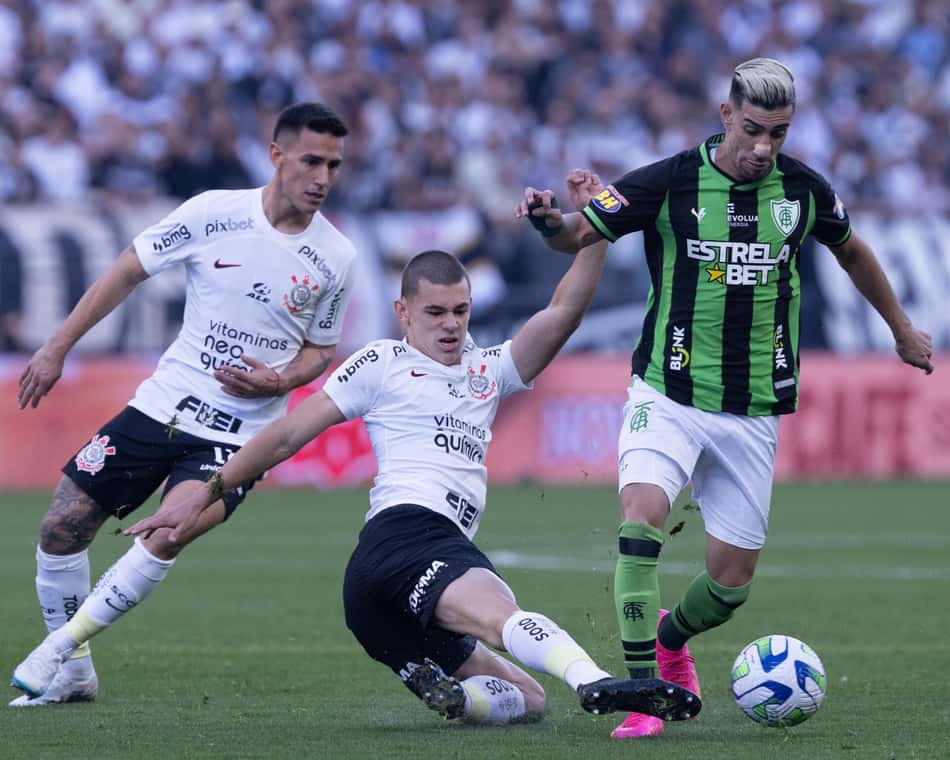 Alvo do Barcelona, Moscardo tem sido um dos principais jogadores do Corinthians nesta temporada