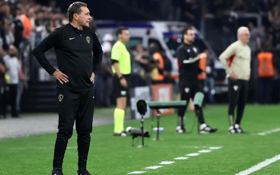 Luxa usa episódio no Real Madrid como estratégia em vitória do Corinthians sobre o São Paulo e comenta boa fase: 'Tô que nem pinto no lixo'