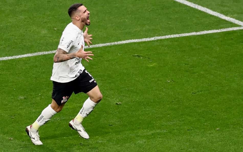 ATUAÇÕES: Em meio ao marasmo do Corinthians, Renato Augusto vive noite de rei na Copa do Brasil