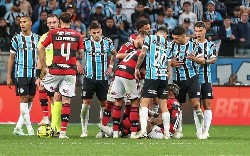 Suárez x Gabigol: Dublador narra lance entre os craques na partida da Copa do Brasil