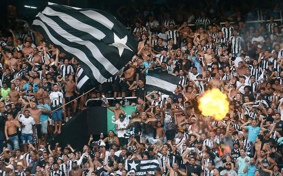 Campanha do Botafogo faz torcida emplacar hits e memes nas redes sociais
