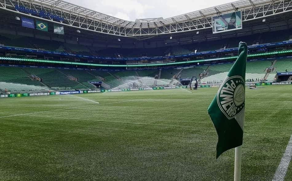 Palmeiras e Flamengo se enfrentam em 'gramado da discórdia'; entenda