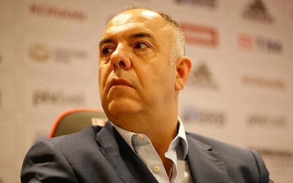 Marcos Braz ironiza pênalti não marcado para o Flamengo e o compara com lance a favor do Palmeiras: 'Está ficando feio'