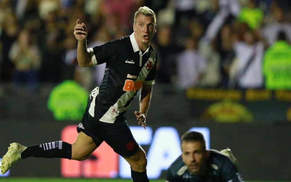 VÍDEO: Ex-atacante do Vasco, Maxi López elogia contratação de Ramon Díaz: 'É o cara certo para o momento'