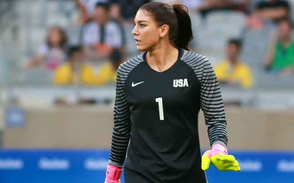 O que aconteceu com Hope Solo, ex-goleira da seleção dos Estados Unidos?
