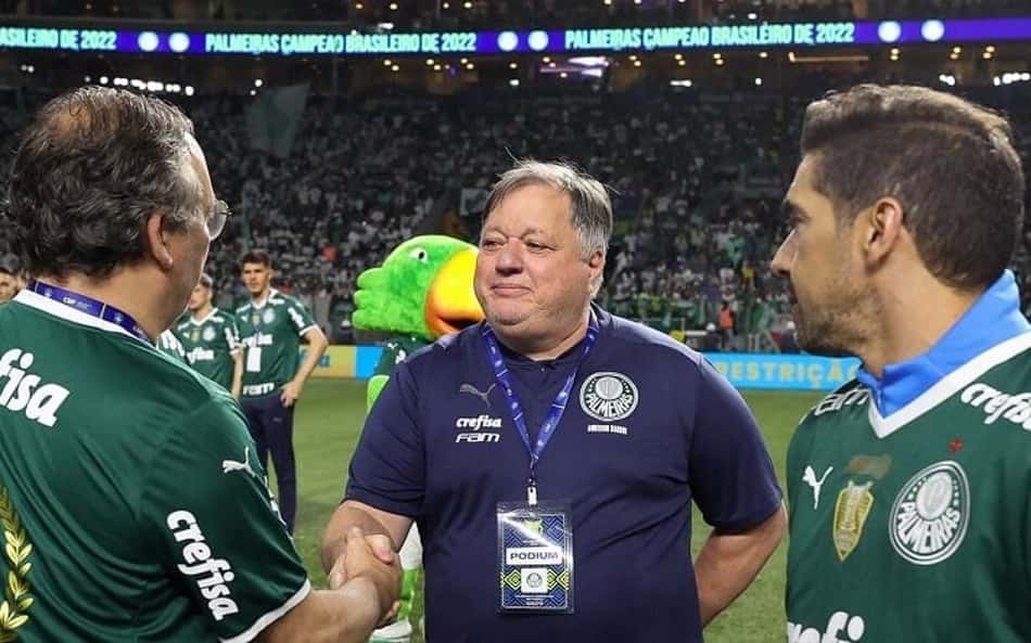 Fora, Barros? Diretor de futebol vive maior pressão por queda em quatro anos de Palmeiras