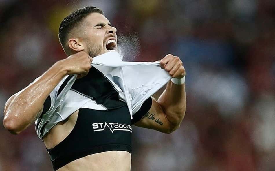 Passagem de Pedro Raul pelo Vasco é marcada por pênaltis perdidos e poucos gols