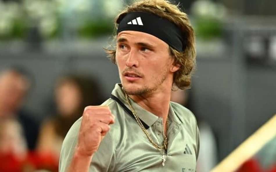 Zverev bate compatriota, vai às 4ªs em Hamburgo e encara algoz de Fokina