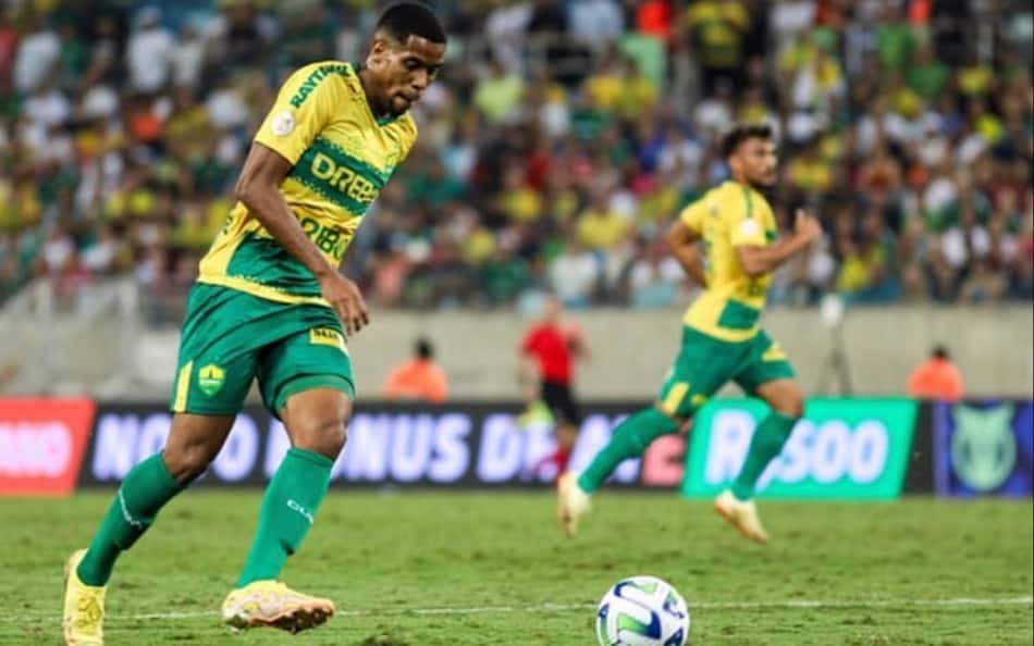Iury Castilho elogia 'jogo de alto nível' do Cuiabá frente ao Santos