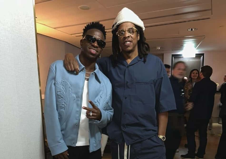 O rapper Jay-Z controla empresa que cuida da carreira de Vini Jr.
