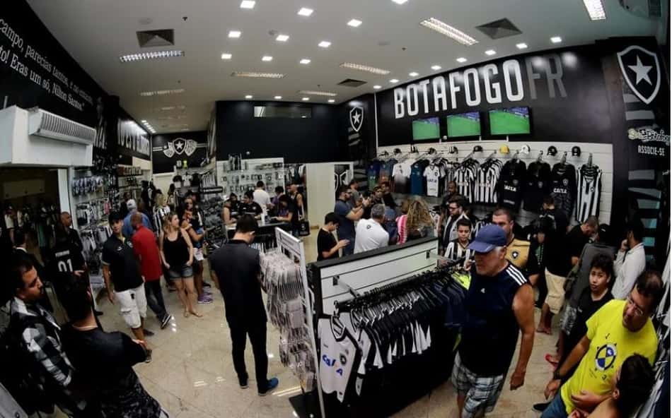 Conselheiros do Botafogo aprovam aluguel da loja oficial do clube na sede de General Severiano para a SAF